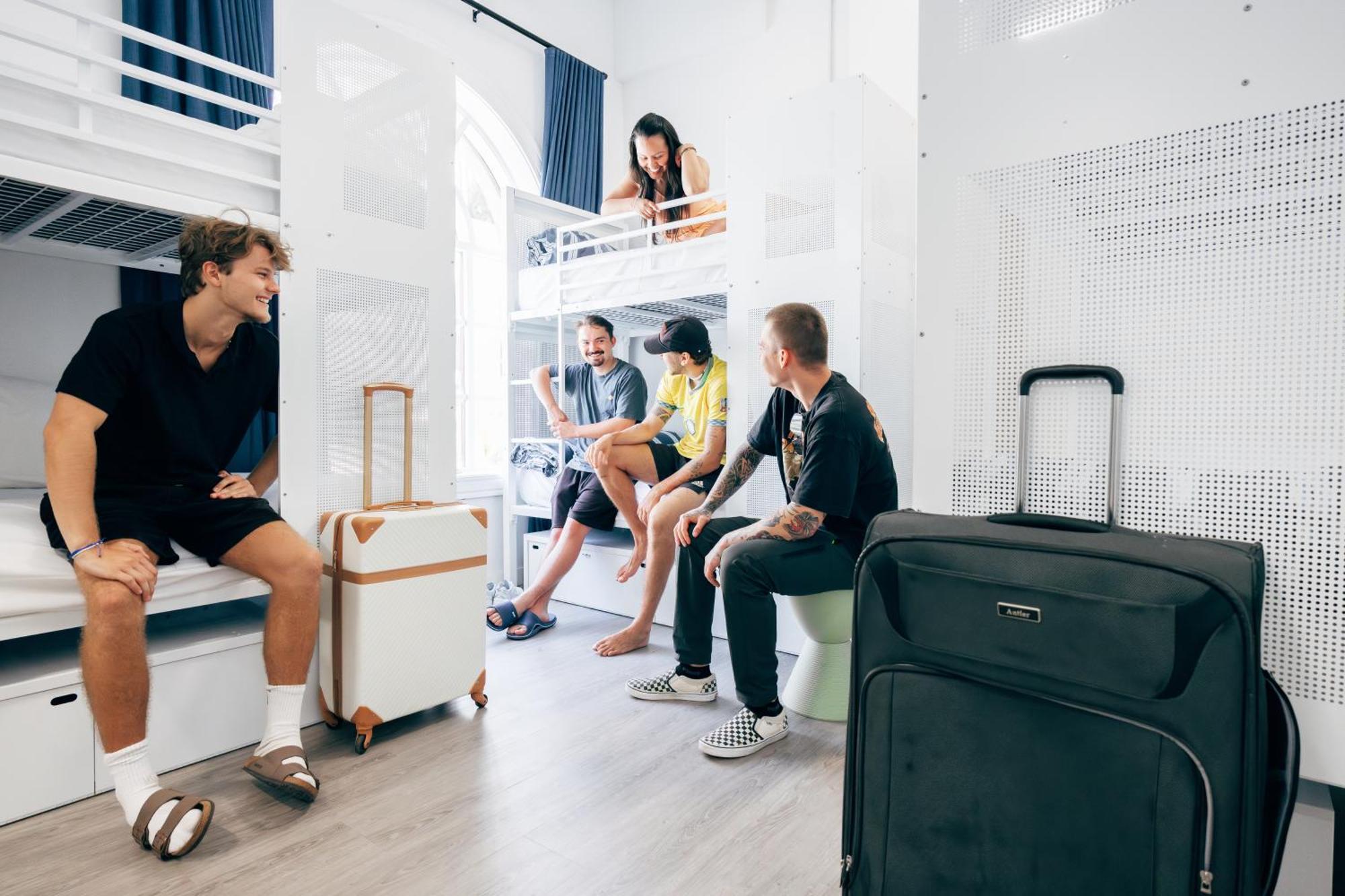 Maze Backpackers - Gold Coast Hostel Ngoại thất bức ảnh